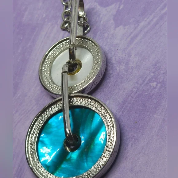 👍5 For $20 You & I Silver Tone Necklace Blue & White Abalone Circle Pendants - Picture 9 of 10